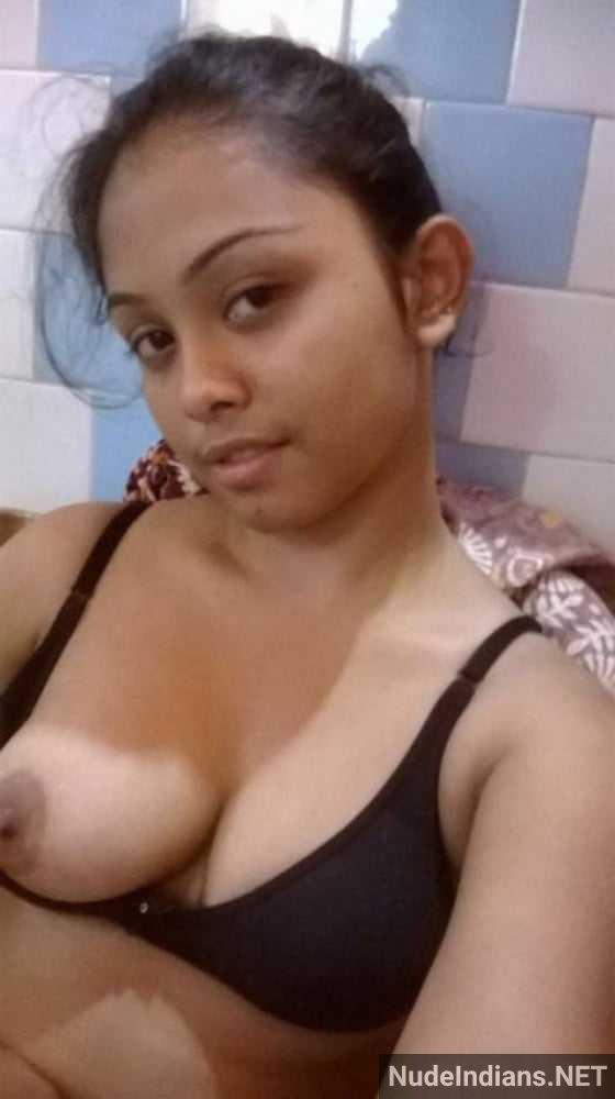 Indian Nude Selfie - 44 Indian girls selfies of hot boobs and naked chuts!