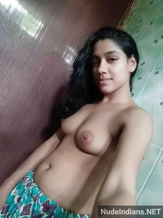 Cute Indian Pussy Selfie - 44 Indian girls selfies of hot boobs and naked chuts!