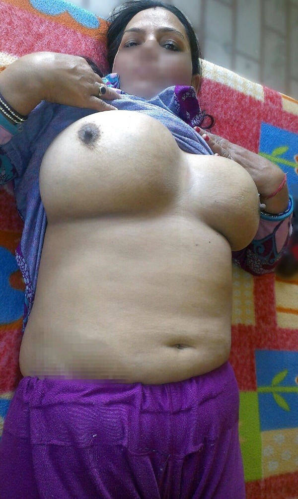 Chubby Indian Gallery - Indian chubby bhabhi nudes gallery - 50 Pure sex bombs!