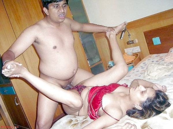 Sexy Hot Nude Porn Couple With Cloth - Hot desi couple sex romance pic xxx gallery - 51 Porn pics
