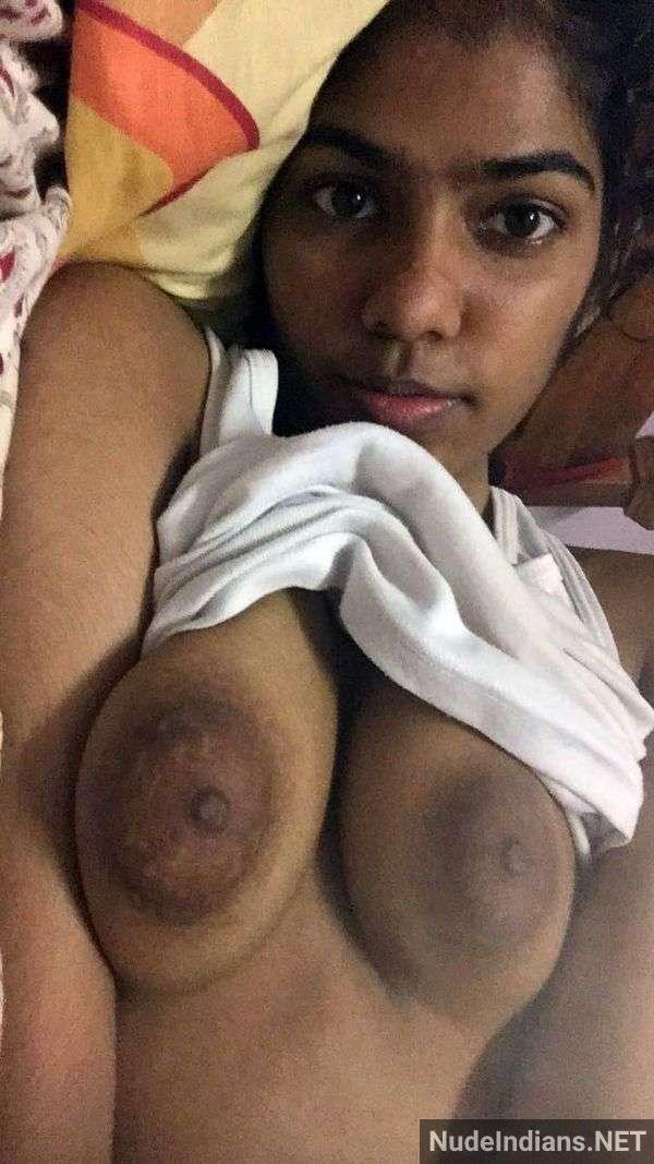 Indian xxx kannada girls nude photos showing tight boobs